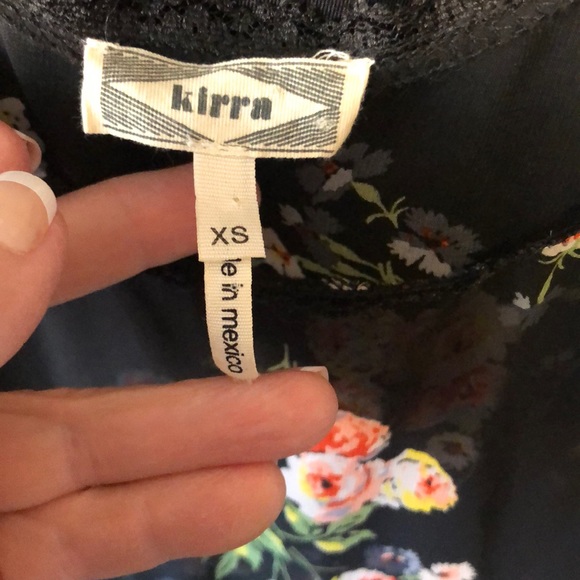 XS Size top by Kiera - Picture 6 of 7